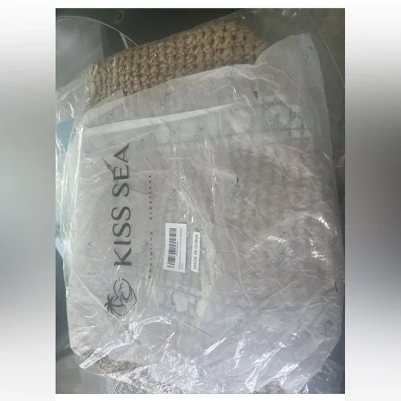 Kiss Sea Tote Straw Beach Bag - Picture 8 of 10